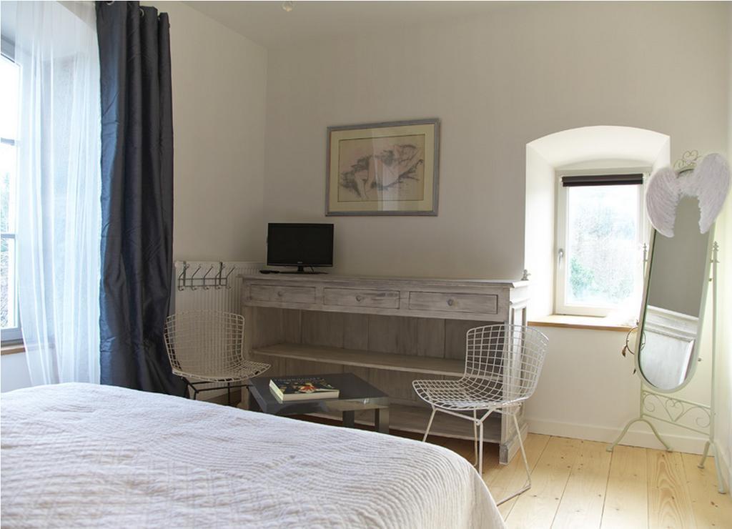 Château-Chalon La Tour Charlemagne B&B 객실 사진